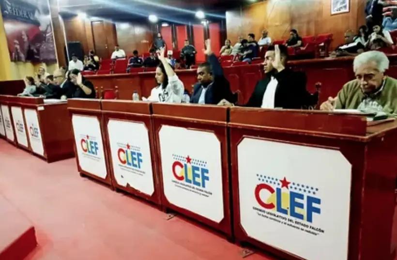 CLEF cumple compromiso y aprueba Ley regional de Bomberos y Bomberas