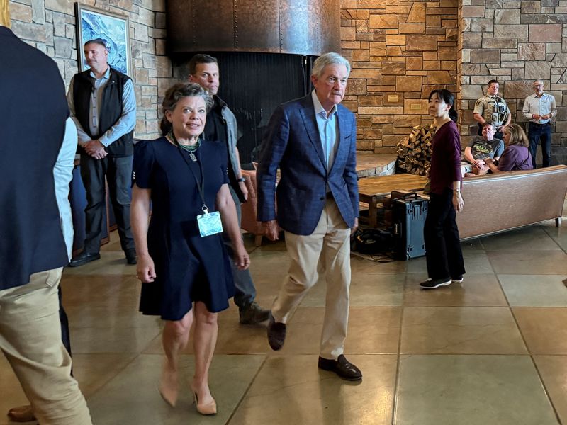 Instant view: Fed's Powell opens door to September easing