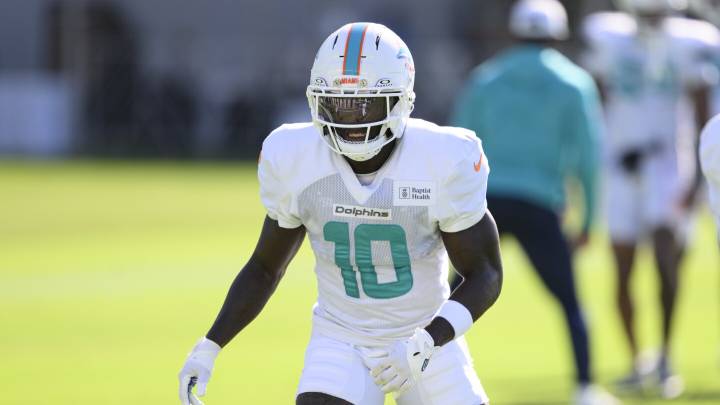 Mike McDaniel: Everything looks great for Tyreek Hill playing Week 1