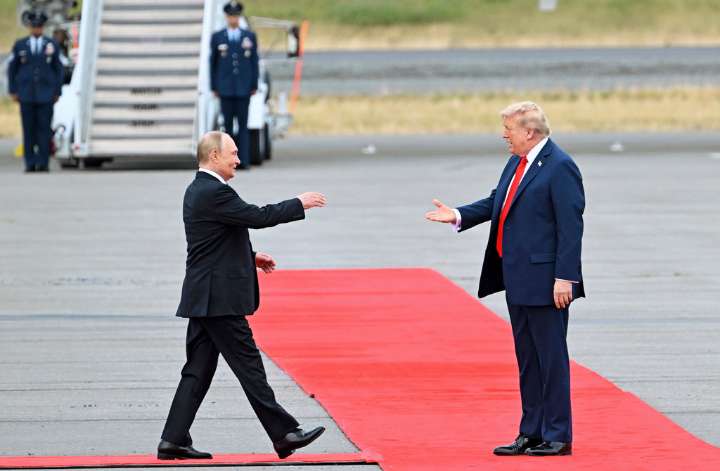 Hannity Derided Having Summit With Putin as ‘Appeasement’