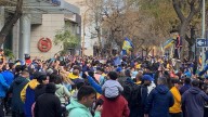 Fotos y videos: cientos de hinchas de Boca recibieron al plantel antes del duelo contra Independiente Rivadavia