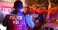 Esposa de cubano detenido por ICE suplica que no lo deporten a la isla