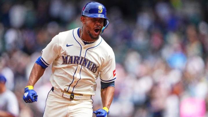 Julio Rodriguez sets home run and steals record