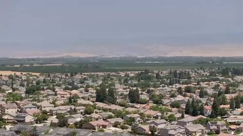 Wildfire smoke pushed away from valley, specialists urge people to prepare in case winds shift