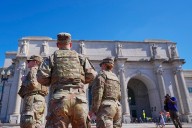 Trump orders creation of National Guard 'quick reaction force'