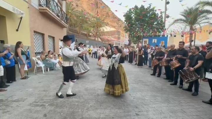 La procesión de San Roque bendice su barrio