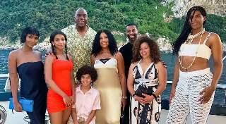 “Wow”: Magic Johnson’s Family Photo Goes Viral – NBA Legend’s Rare Snapshot Stuns Fans