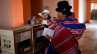 Alta participación electoral en Bolivia: candidatos ya emiten su voto