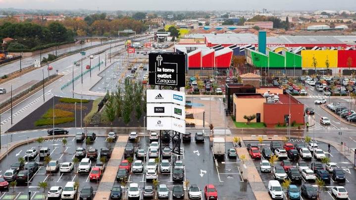 Una food truck de snacks coreanos y dos marcas de ropa: este centro comercial de Zaragoza suma tres aperturas