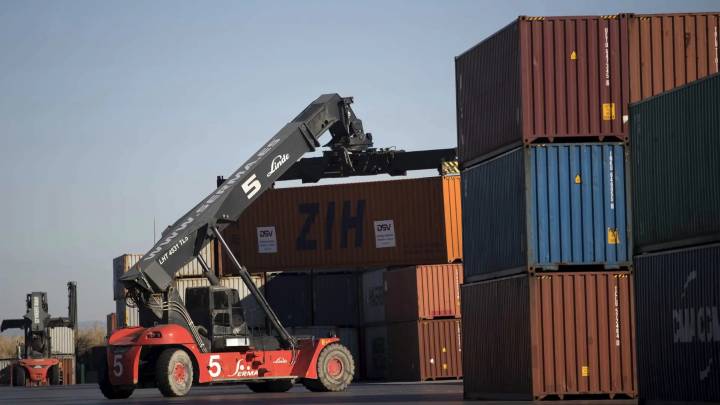 Las exportaciones aragonesas caen un 14% en el primer semestre