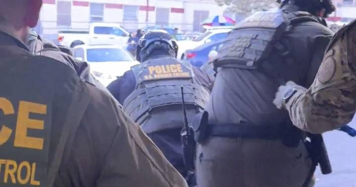 Agentes federales se ocultaron en camión alquilado para redada fuera de un Home Depot en Los Ángeles