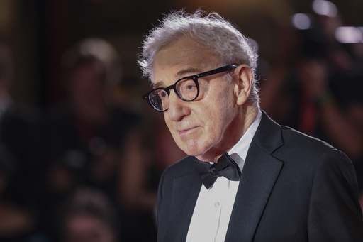 Ucrania condena a Woody Allen por participar en un festival de cine ruso