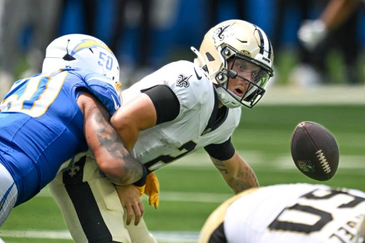 Chargers review: Stingy defense leads way in win over Saints