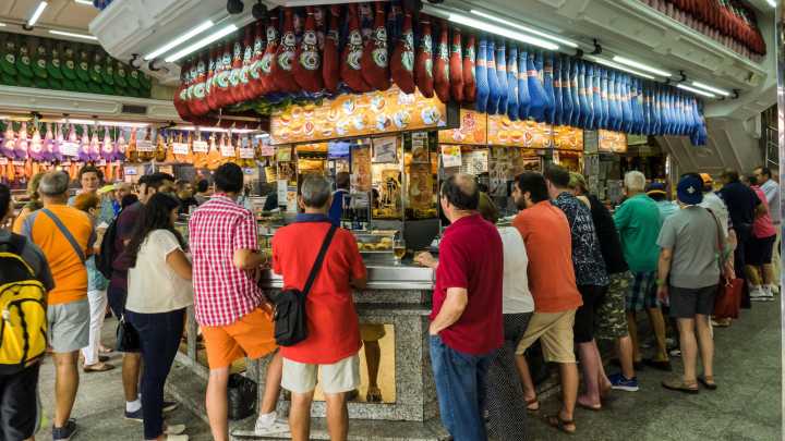 Un estudio revela el alimento típico español con fama de poco saludable, pero que puede tener beneficios para la salud: típico de esta comunidad