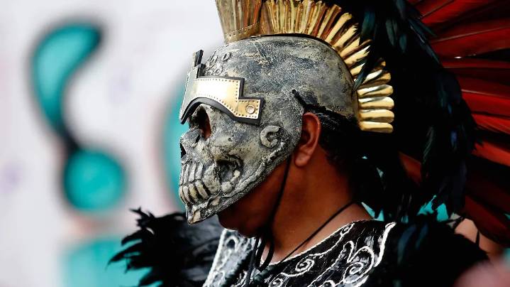 ¡Chinelas y comparsas invaden el Zócalo! la Mega Calenda 2025 en CDMX