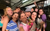Quiénes son las protagonistas de En el barro, la nueva serie de Netflix