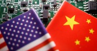 Trump anuncia prórroga de impuestos a productos de China