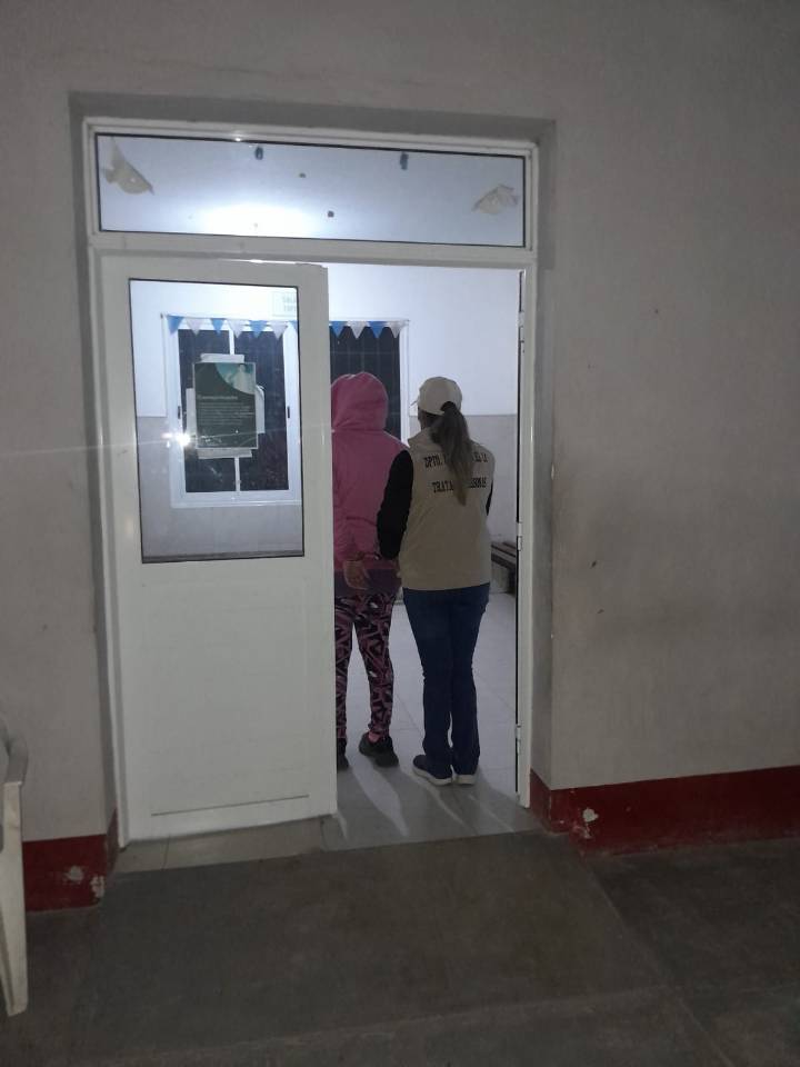 Giro en el caso de la adolescente de Plaza: detienen a la tutora y se sospecha prostitución