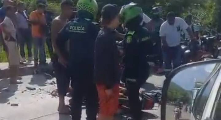 Dos heridos deja choque de motos en la vía alterna de Santa Marta El siniestro vial se registró a la altura del barrio Oasis.