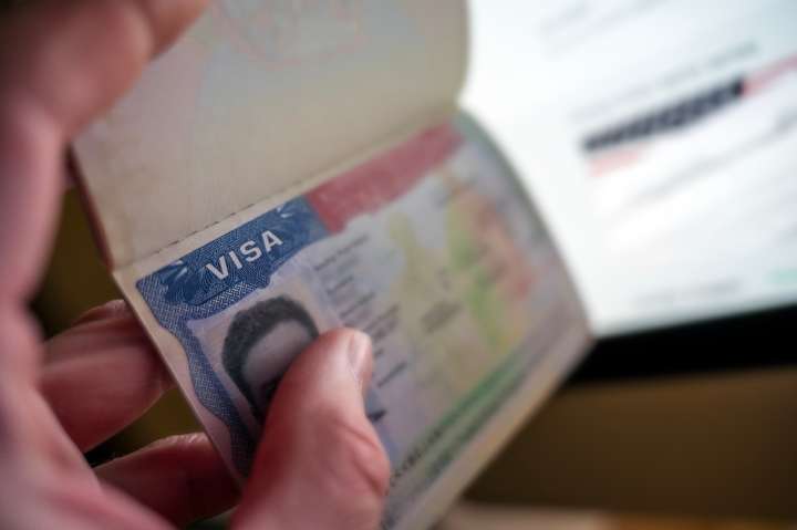 Trump suspende visas camioneros extranjeros en EE.UU.