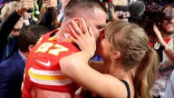 Taylor Swift y Travis Kelce se comprometen – Telemundo Area de la Bahía 48