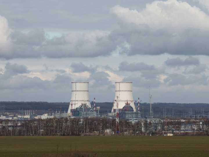 Russia accuses Ukraine of attacking nuclear plant, causing a fire