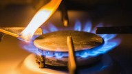 Baja el precio del gas natural para las distribuidoras: ¿también para los domicilios particulares?