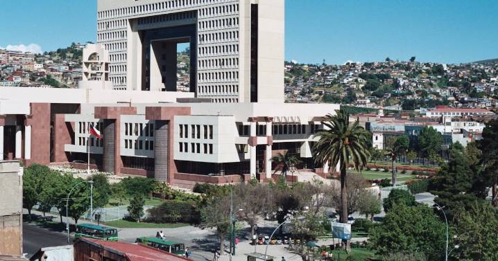 Los escaños que aspiran conseguir los partidos en la parlamentaria