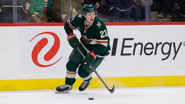 Rossi signs 3-year, $15 million contract with Wild