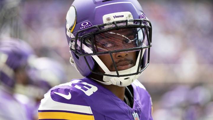 Eagles add Ambry Thomas to practice squad
