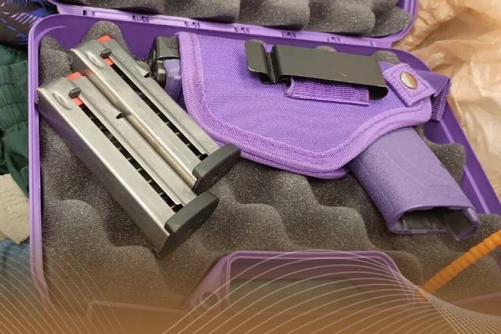 Detienen en Chile a dos estadounidenses con armas y marihuana en aeropuerto