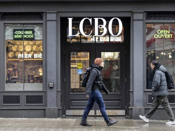LCBO bandits nabbed $8,000 in booze, but cops have pictures