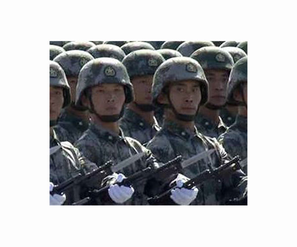 Chinese troops swelter through rehearsal for major military parade