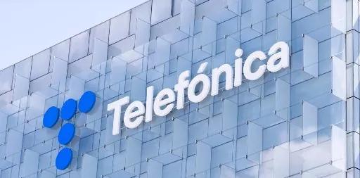 Telefónica cae casi un 5% y lidera los descensos del Ibex 35 entre rumores de una ampliación de capital