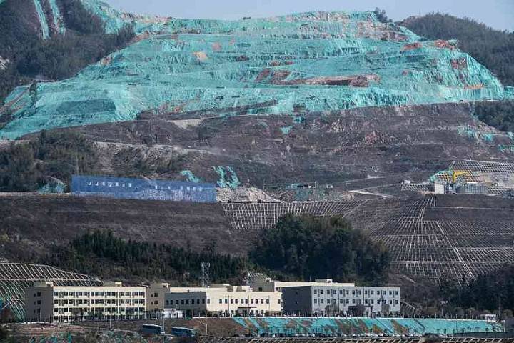 China jolts world lithium market