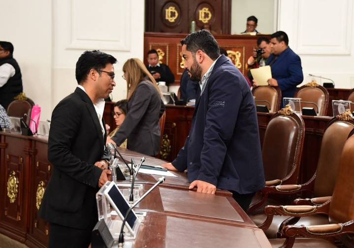 Avanzan proyectos de ley para desconexión digital e igualdad salarial en CDMX