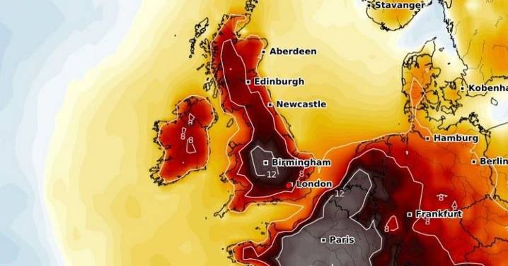 UK heatwave: Weather maps show exact date temperatures will peak in 34C scorcher