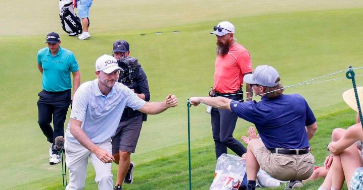 UGA star Henley matches first-round scoring record to lead Tour Championship
