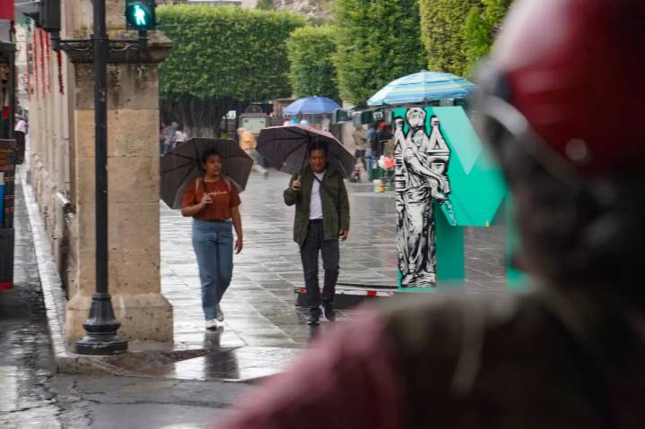 Lluvias fuertes en Michoacán por onda tropical