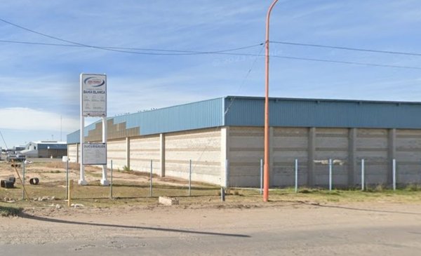 Un camionero resultó herido cuando estalló el neumático que estaba reparando