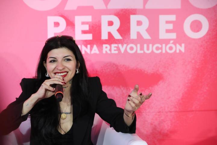 Cazzu presenta en México libro que revoluciona con "feminismo" la música y el perreo