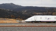 Suspendida la circulación de AVE entre Madrid y Barcelona por un incendio forestal en Yebes, Guadalajara