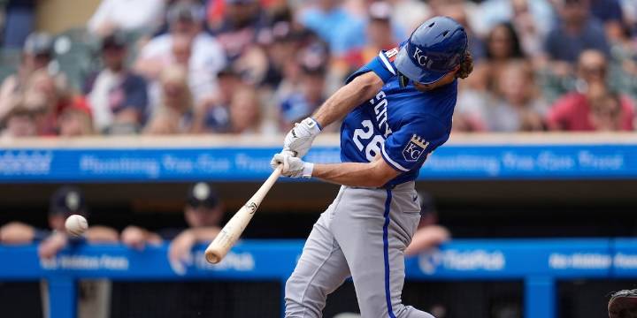 Keaschall hits 2-run homer in 11th as Twins top Royals 5