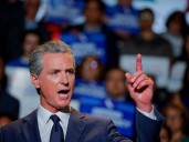 Histórica ley firmada por Gavin Newsom en California promete revolucionar el mercado inmobiliario y la vivienda en Estados Unidos