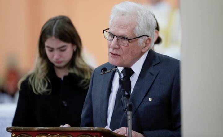 Padre de Miguel Uribe Turbay asume como precandidato presidencial; solicitó el puesto tras un consenso con su familia