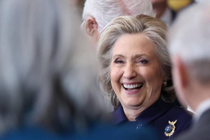 Hillary Clinton nominaría a Trump para Nobel de la Paz si...