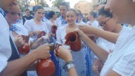 Miles de personas llenan las calles de Jumilla en la Cabalgata Tradicional