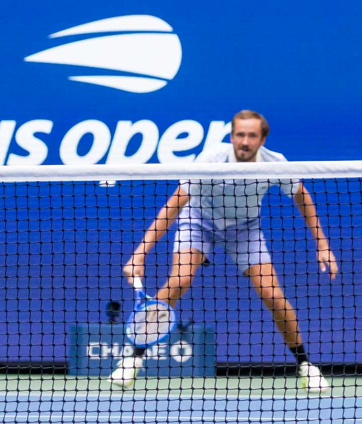 Medvedev, multado con 42.500 dólares por su conducta en el Abierto de EE.UU.