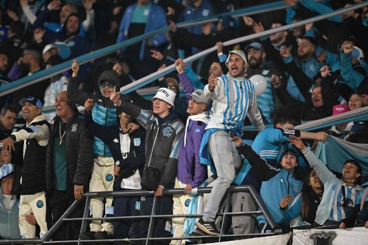 Con "Marcos R." en el banco. Racing juega mucho más que un partido con Peñarol por los octavos de la Libertadores