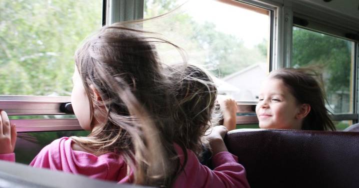 The wheels on the bus go round and round at MPL